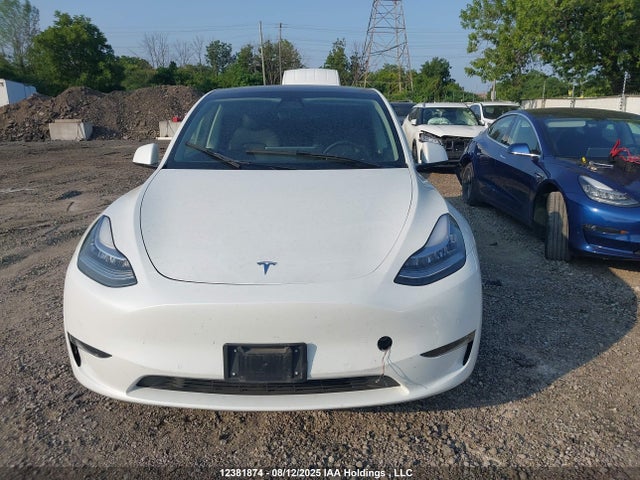 7SAYGDEE9NF465902 Tesla Model Y