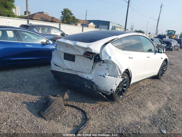 7SAYGDEE9NF465902 Tesla Model Y