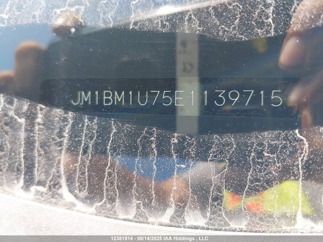 JM1BM1U75E1139715 Mazda pe