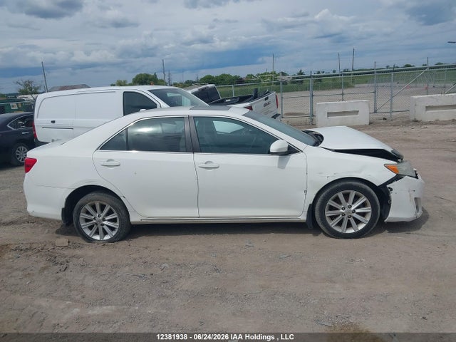 2013 Toyota Camry Hybrid/le/xle მანქანა იყიდება აუქციონზე, vin: 4T1BD1FKXDU077822, აუქციონის ნომერი: 12381938