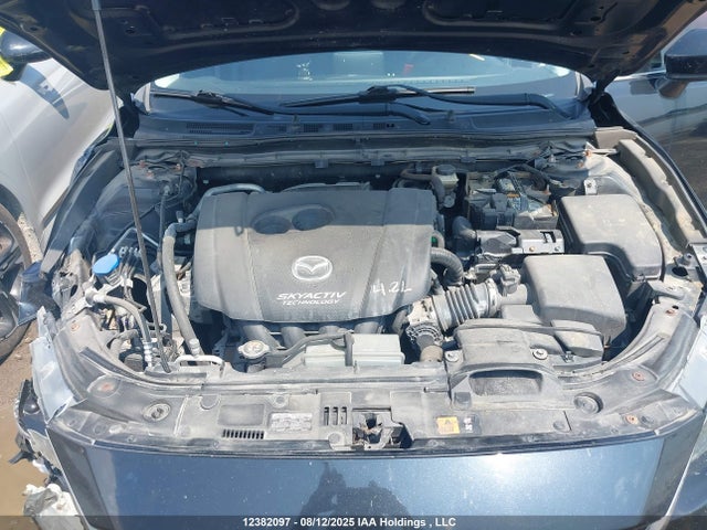 3MZBM1V74FM213951 Mazda pe
