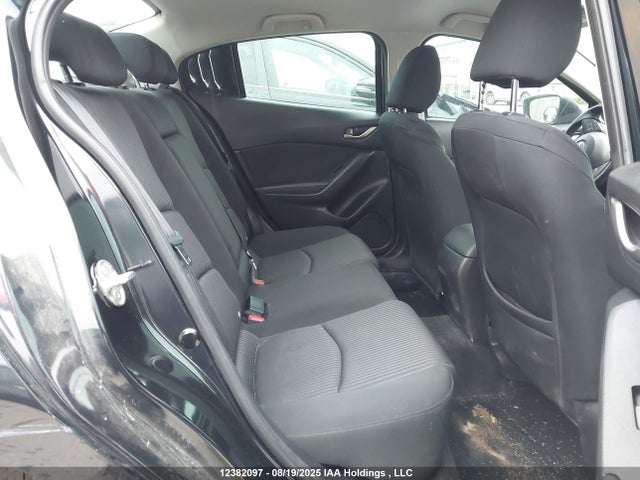 3MZBM1V74FM213951 Mazda pe