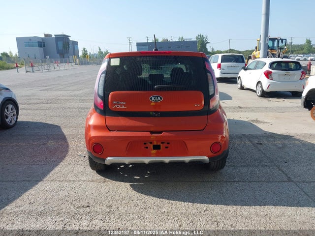 KIA g 2018 KNDJP3A57J7511421 Image 17