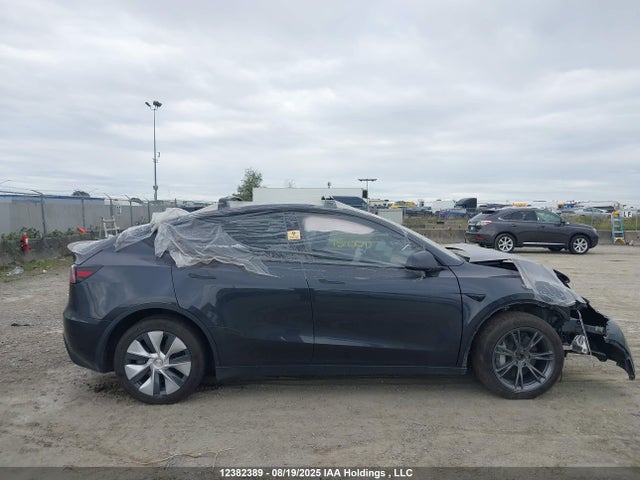 7SAYGDEE9RF989878 Tesla 2024
