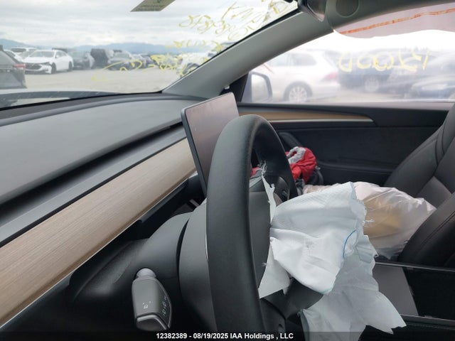7SAYGDEE9RF989878 Tesla 2024