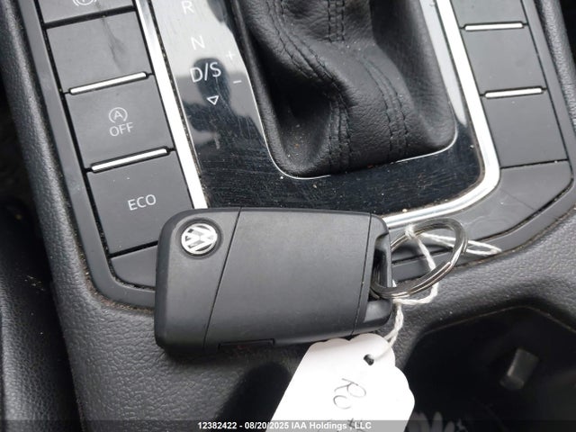 3VWE57BU4KM022869 Volkswagen 1.8 tsi