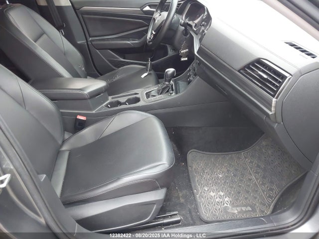 3VWE57BU4KM022869 Volkswagen 1.8 tsi