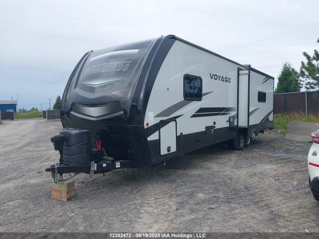 Winnebago 2021 2021 54CTV1129M6061354 Image 2