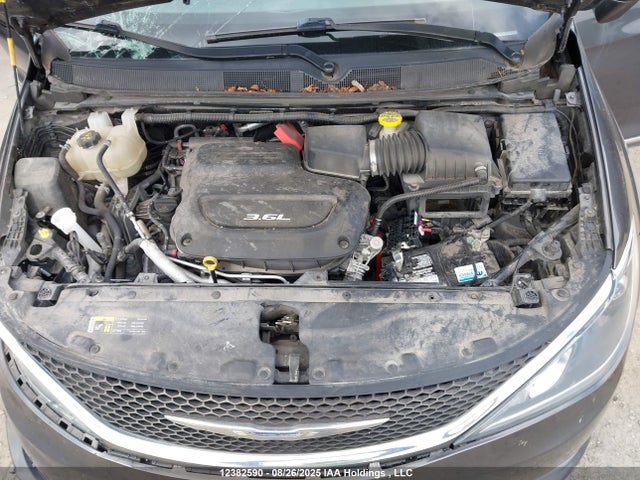 2C4RC1BG5HR710916 Chrysler Pacifica