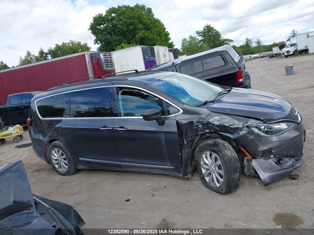 2C4RC1BG5HR710916 Chrysler Pacifica