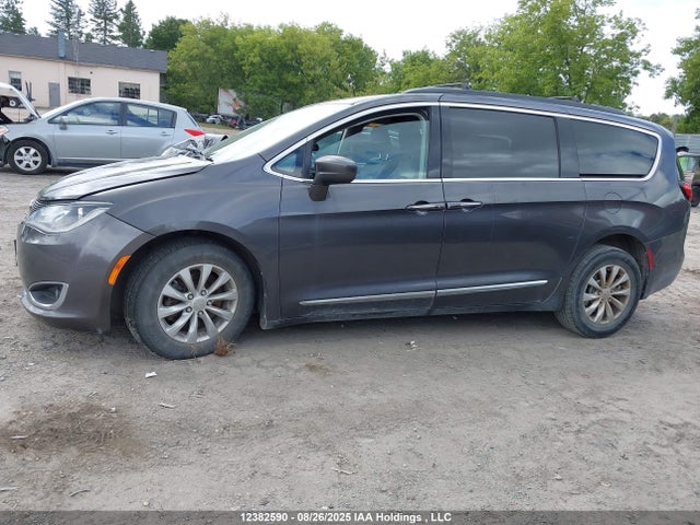 2C4RC1BG5HR710916 Chrysler Pacifica