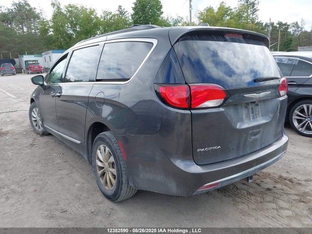 2C4RC1BG5HR710916 Chrysler Pacifica