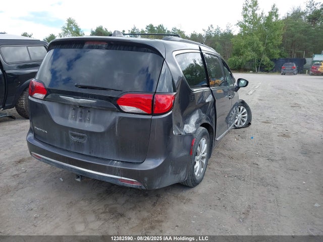2C4RC1BG5HR710916 Chrysler Pacifica