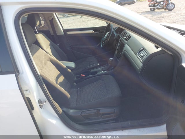 1VWAA7A31JC023612 Volkswagen tsi