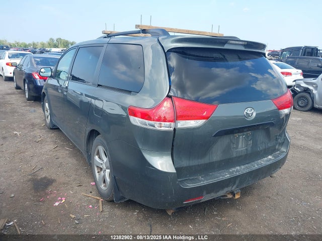 Продажа на аукционе авто 2012 Toyota Sienna V6 7 Passenger, vin: 5TDZK3DC4CS246770, номер лота: 12382902