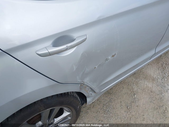 KMHD84LF4HU375438 Hyundai Elantra