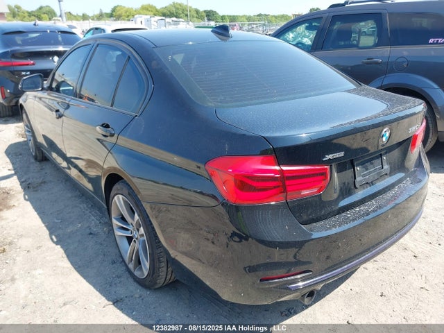 BMW 320i 2016 WBA8A3C54GK688749 Image 3