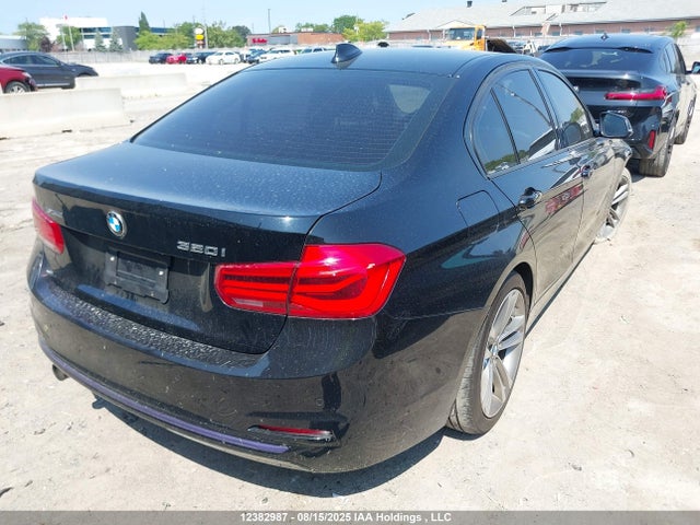 BMW 320i 2016 WBA8A3C54GK688749 Image 4