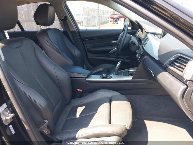 BMW 320i 2016 WBA8A3C54GK688749 Image 5