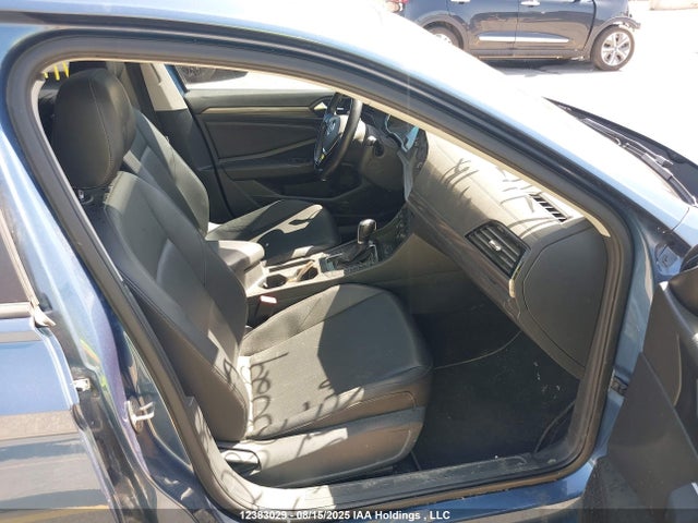 3VWE57BU1KM111735 Volkswagen 1.8 tsi