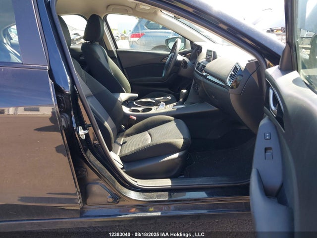 3MZBM1U72FM232029 Mazda pe