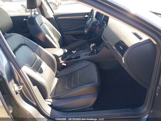 3VWGM7BU7NM026107 Volkswagen 1.5 tsi