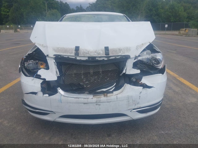 1C3CCBAB3EN229593 Chrysler 200