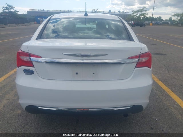 1C3CCBAB3EN229593 Chrysler 200