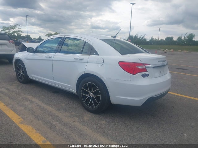 1C3CCBAB3EN229593 Chrysler 200
