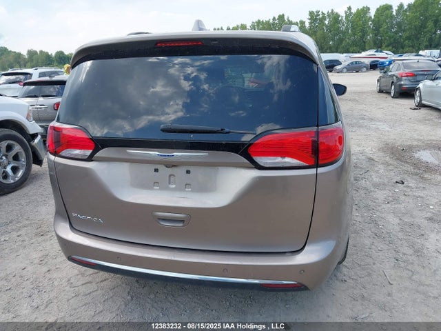 2C4RC1EG5JR289815 Chrysler Pacifica