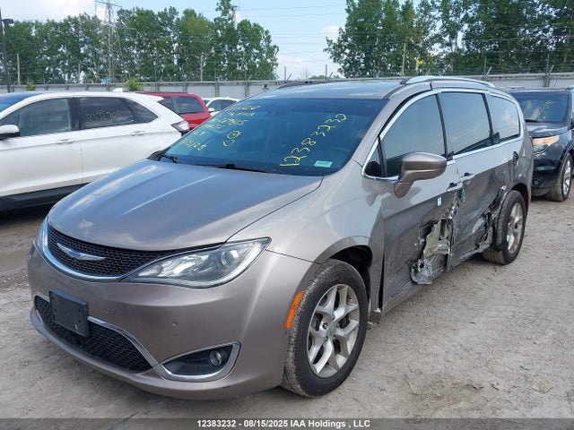 2C4RC1EG5JR289815 Chrysler Pacifica