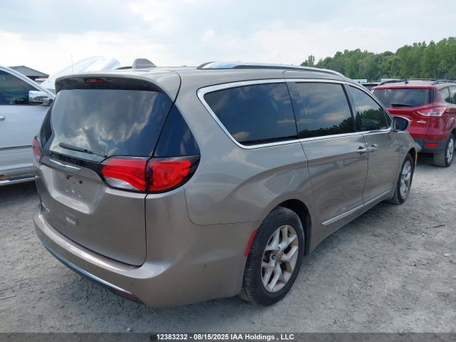 2C4RC1EG5JR289815 Chrysler Pacifica
