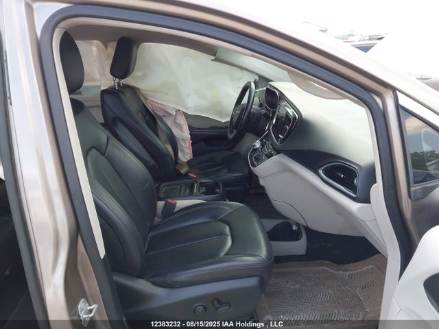 2C4RC1EG5JR289815 Chrysler Pacifica
