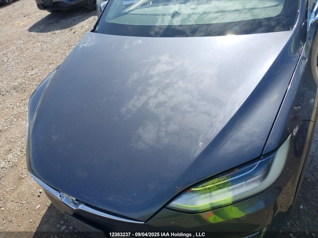 5YJXCAE27JF133704 Tesla 2018