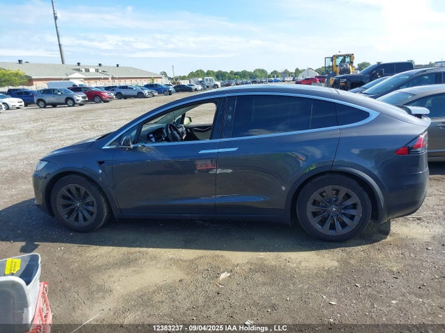 5YJXCAE27JF133704 Tesla 2018