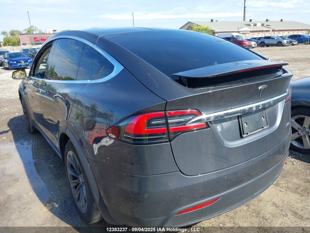 5YJXCAE27JF133704 Tesla 2018
