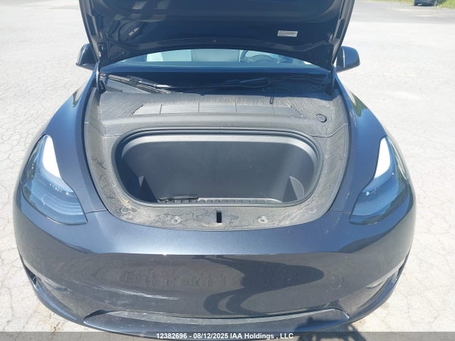 7SAYGDEE5RF048802 Tesla Model Y