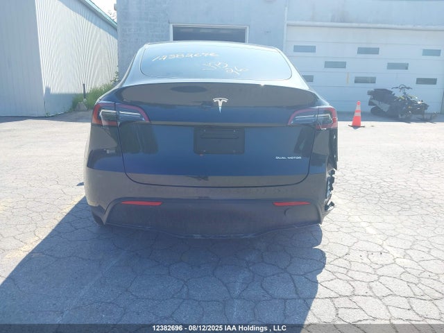 7SAYGDEE5RF048802 Tesla Model Y