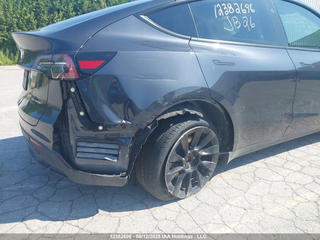 7SAYGDEE5RF048802 Tesla Model Y