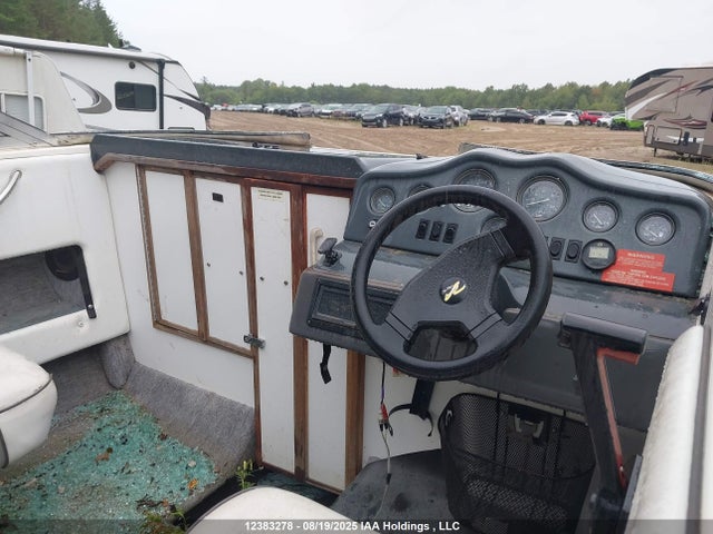1992 Sea Ray Boat მანქანა იყიდება აუქციონზე, vin: 1MDCH5R10NL542707, აუქციონის ნომერი: 12383278