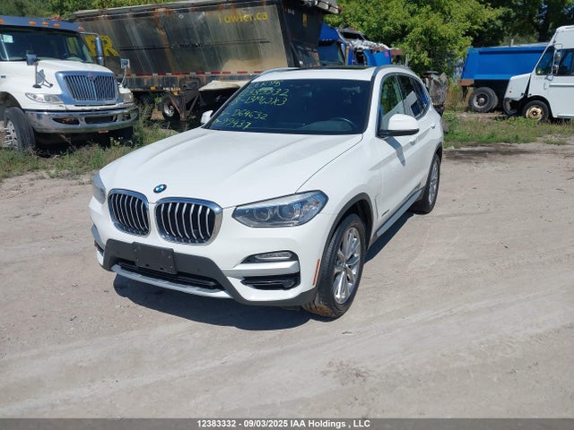 BMW X3 2018 5UXTR9C52JLD64632 Image 2