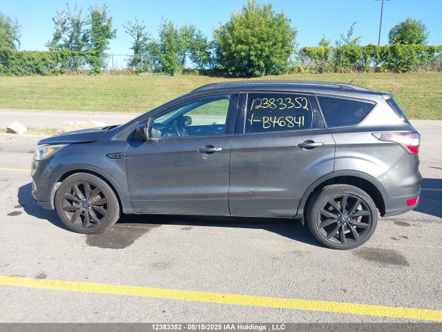 1FMCU9G93HUB46841 Ford 2017
