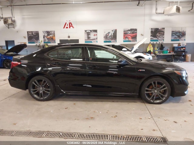 Acura j35y6 2018 19UUB3F82JA800516 Image 12
