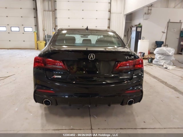 Acura j35y6 2018 19UUB3F82JA800516 Image 15