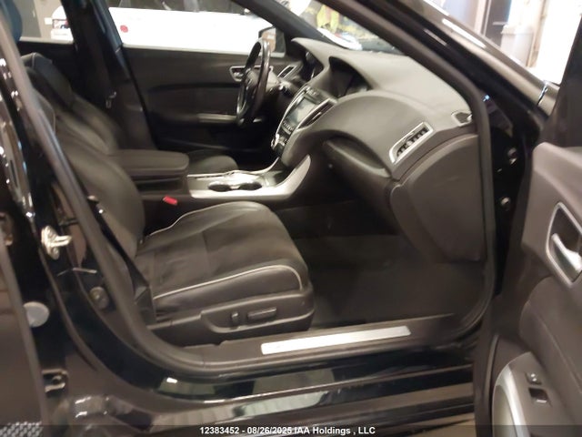 Acura j35y6 2018 19UUB3F82JA800516 Image 5