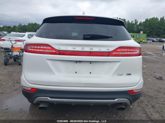 Lincoln MKC 2015 5LMCJ2A92FUJ04700 Image 16