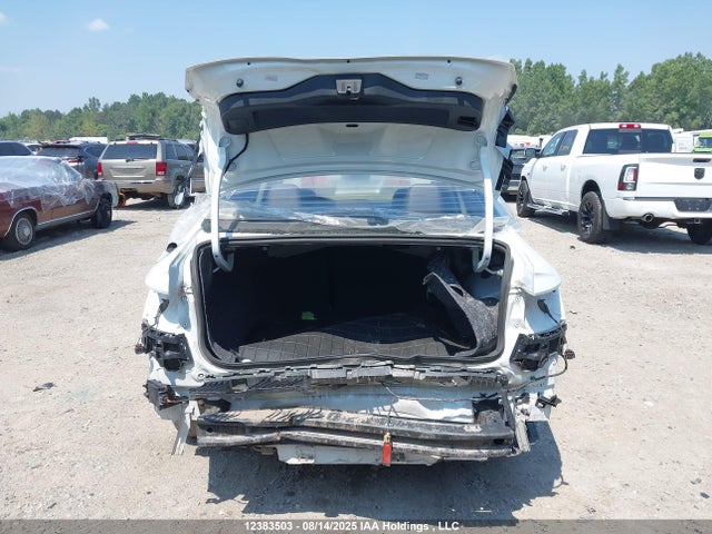 3VWGM7BUXPM008784 Volkswagen tsi