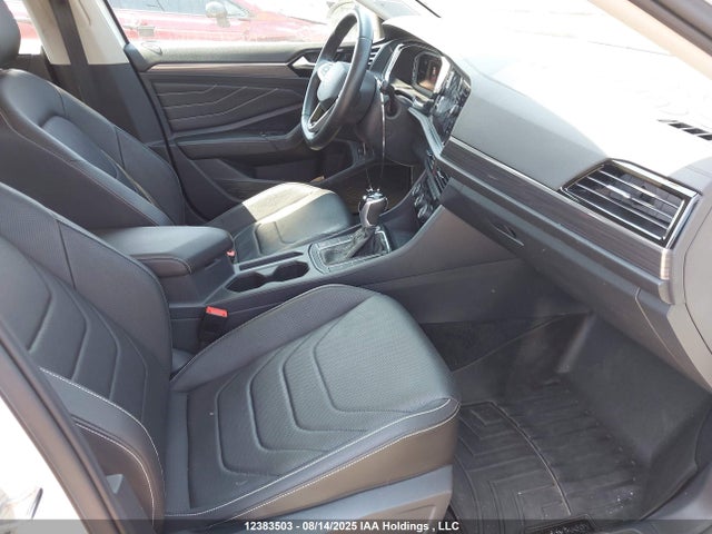 3VWGM7BUXPM008784 Volkswagen tsi
