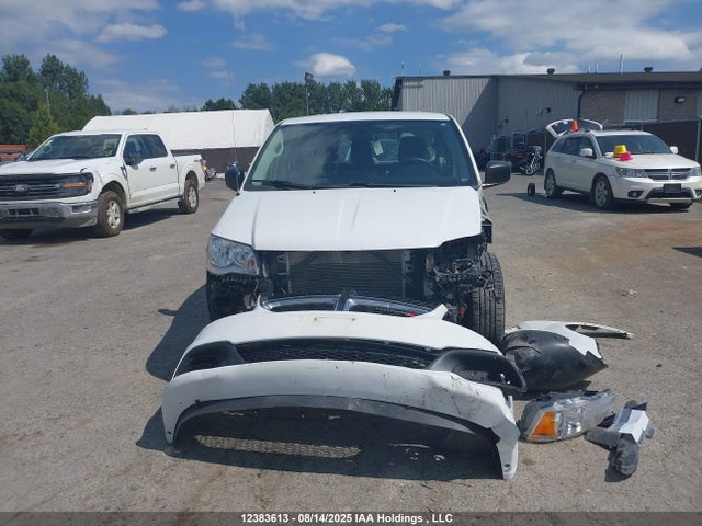 2C4RDGBG1GR360585 Dodge Grand Caravan
