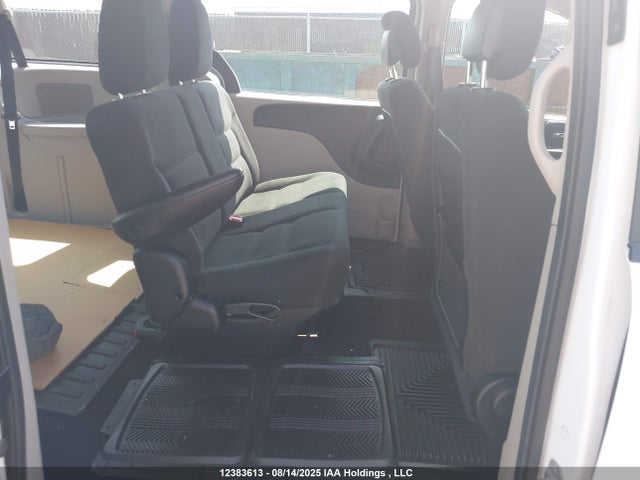2C4RDGBG1GR360585 Dodge Grand Caravan